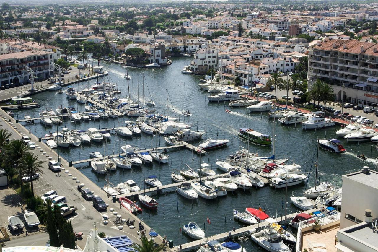 Hotel Castell Blanc Empuriabrava Exteriér fotografie